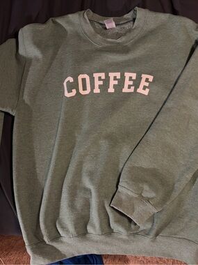 Gildan sweatshirt